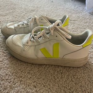 VEJAS Sneakers